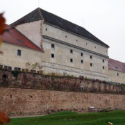 Das Schloss Neugebäude: vom Renaissanceschloss zur Feuerhalle