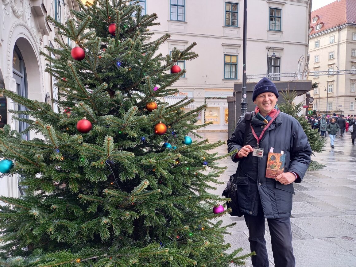 Weihnachten in Wien ─  Weihnachtsmärkte, kulinarische Spezialitäten, Krampus und Krippenschau