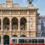 Ball- und Tanztradition in Wien: die schönsten Bälle und ihre Palais